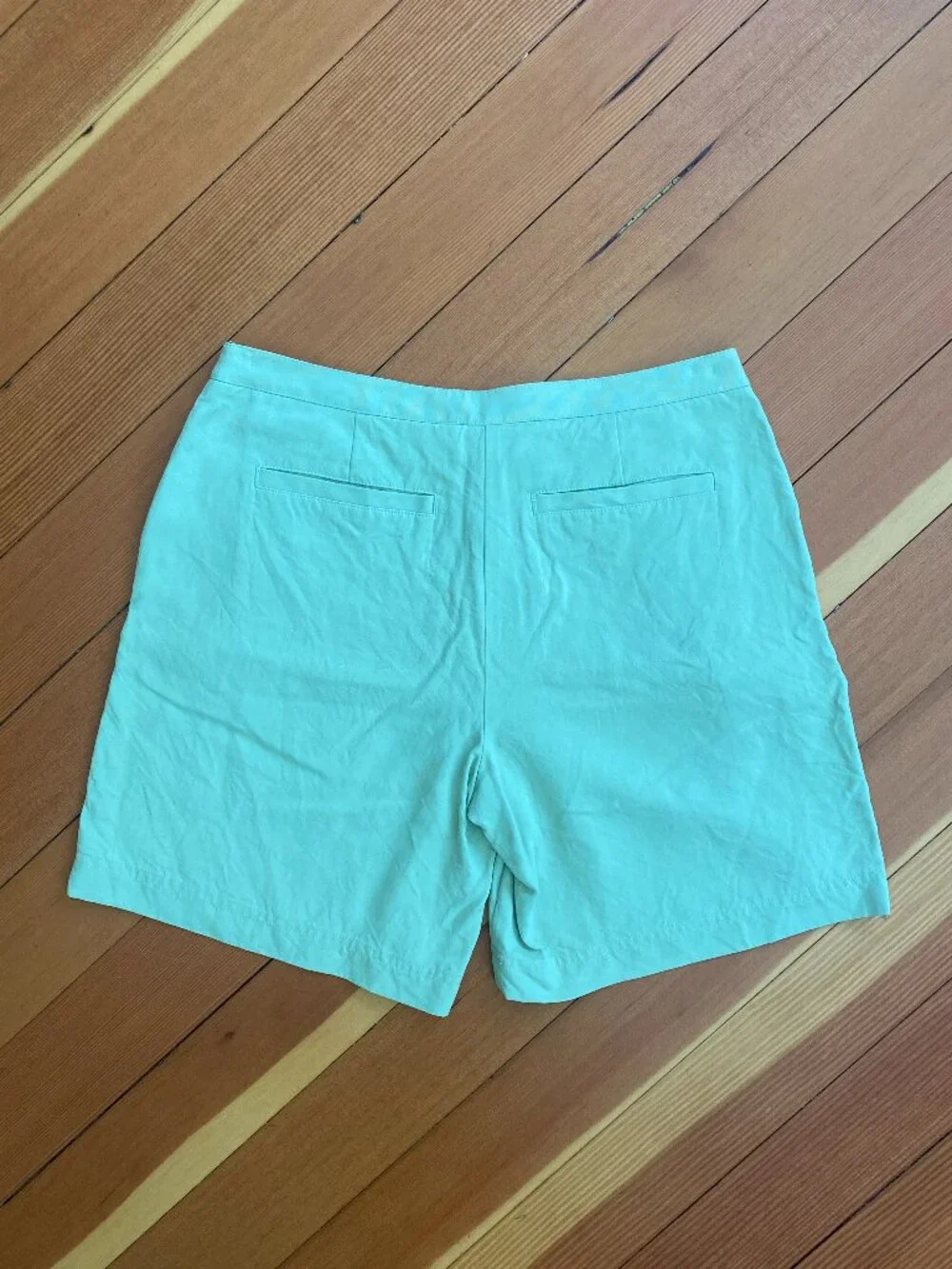 Tommy Bahama 100% Silk Shorts - Green - Size 4